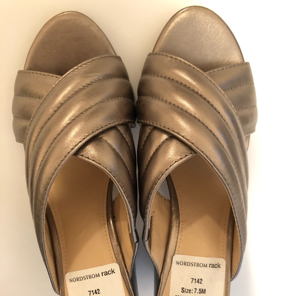 VINCE CAMUTO - Pewter Mules - NWT